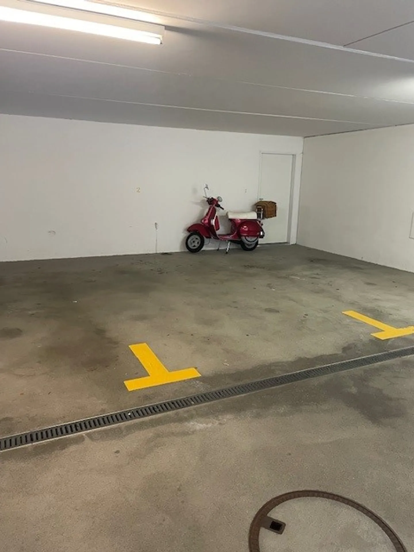 Posti auto in affitto - Foto 2 di 2