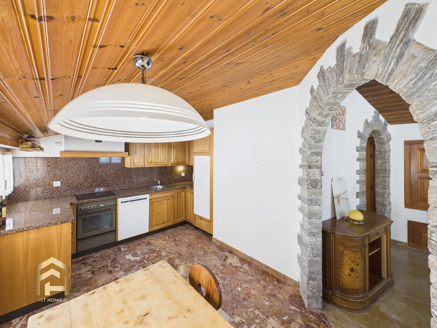 Propriété traditionnelle avec potentiel de développement à Gondo - Photo 6 sur 13
