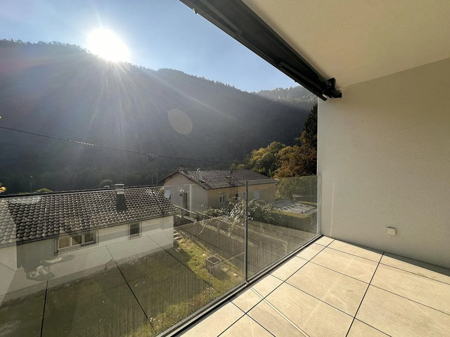 Nuovo Progetto Residenziale ad Avegno: Eleganza Naturale nella Valle Maggia | Neues Wohnprojekt in Avegno: Natürliche Eleganz im Maggiatal - Foto 6 di 13