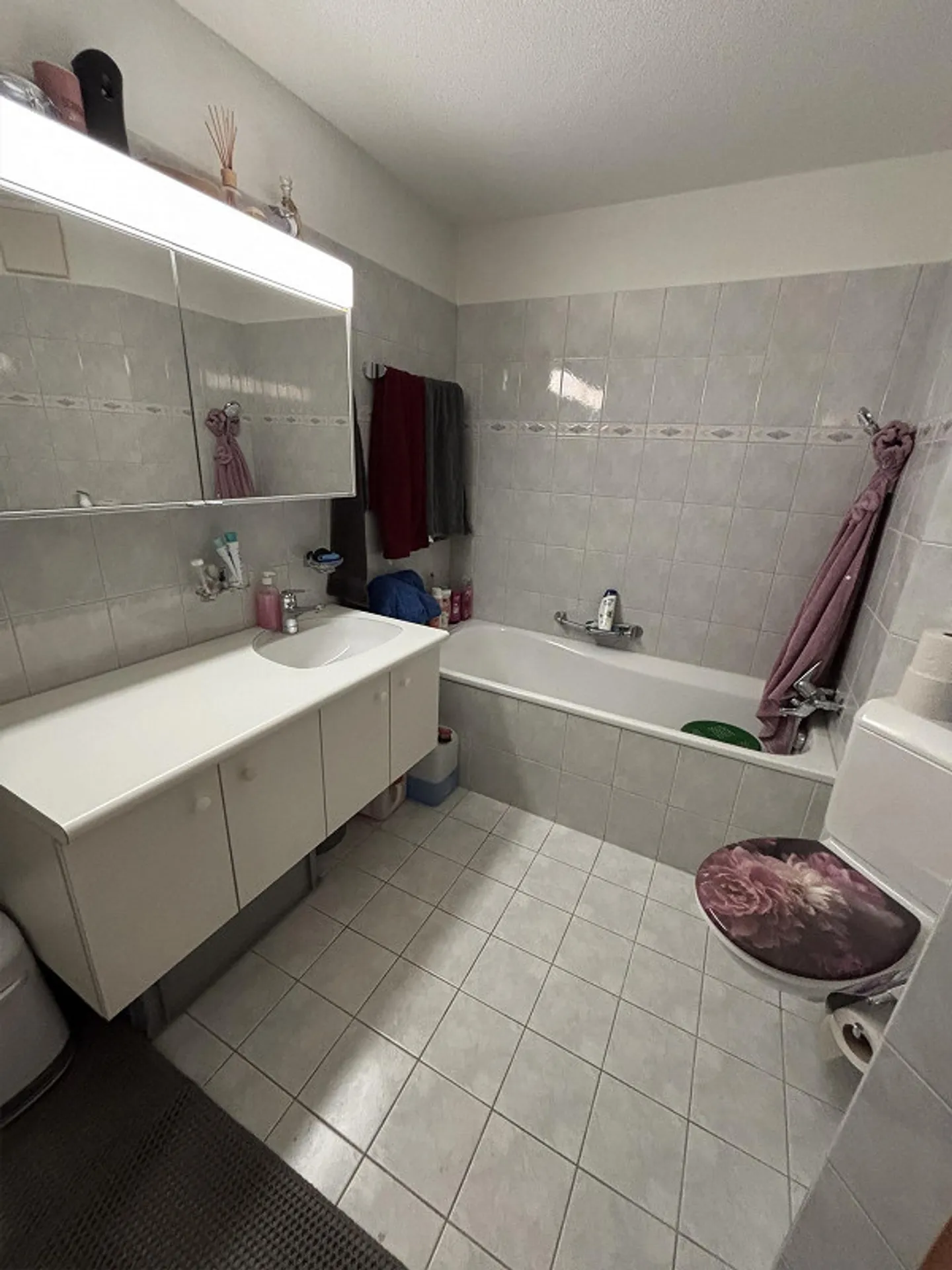 Charming 3.5-room apartment with balcony - Photo 2 of 5