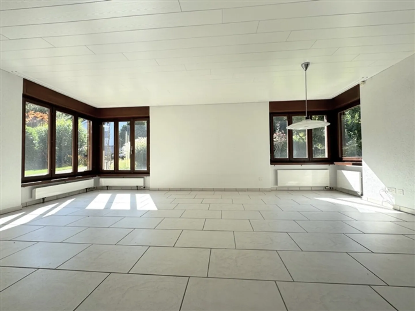 «5½-Zimmer-Einfamilienhaus mit Wintergarten und beheizten Hobbyräumen» - Foto 4 von 8