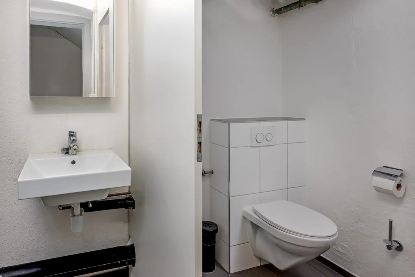 Sell and Work in a Central Location in the Old Town - Photo 9 of 11