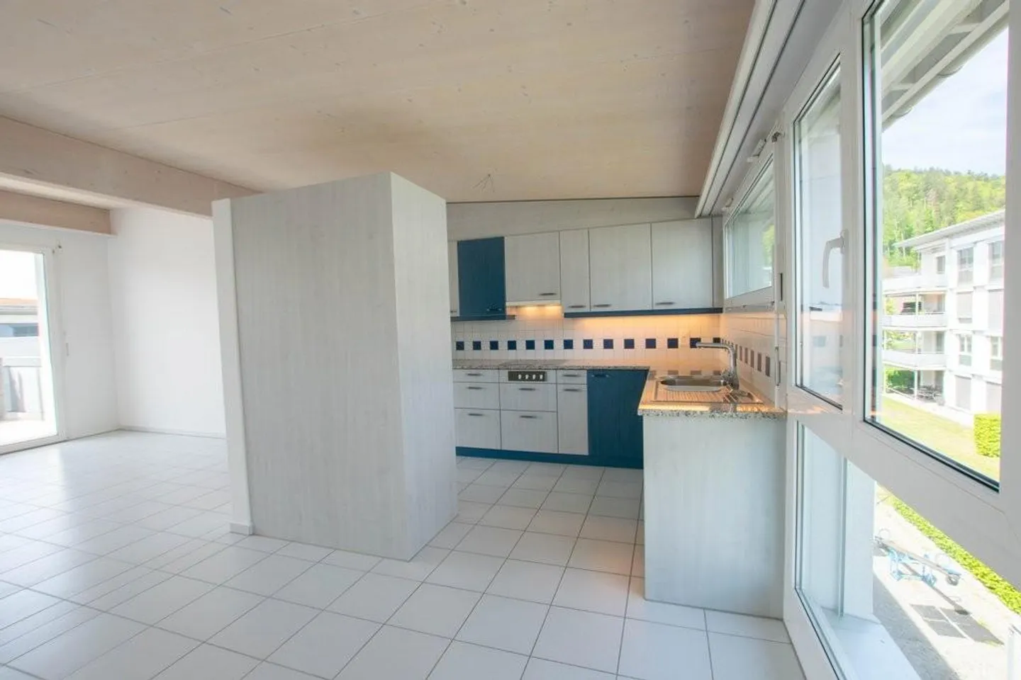 Appartement spacieux avec balcon ensoleillé ! - Photo 1 sur 10