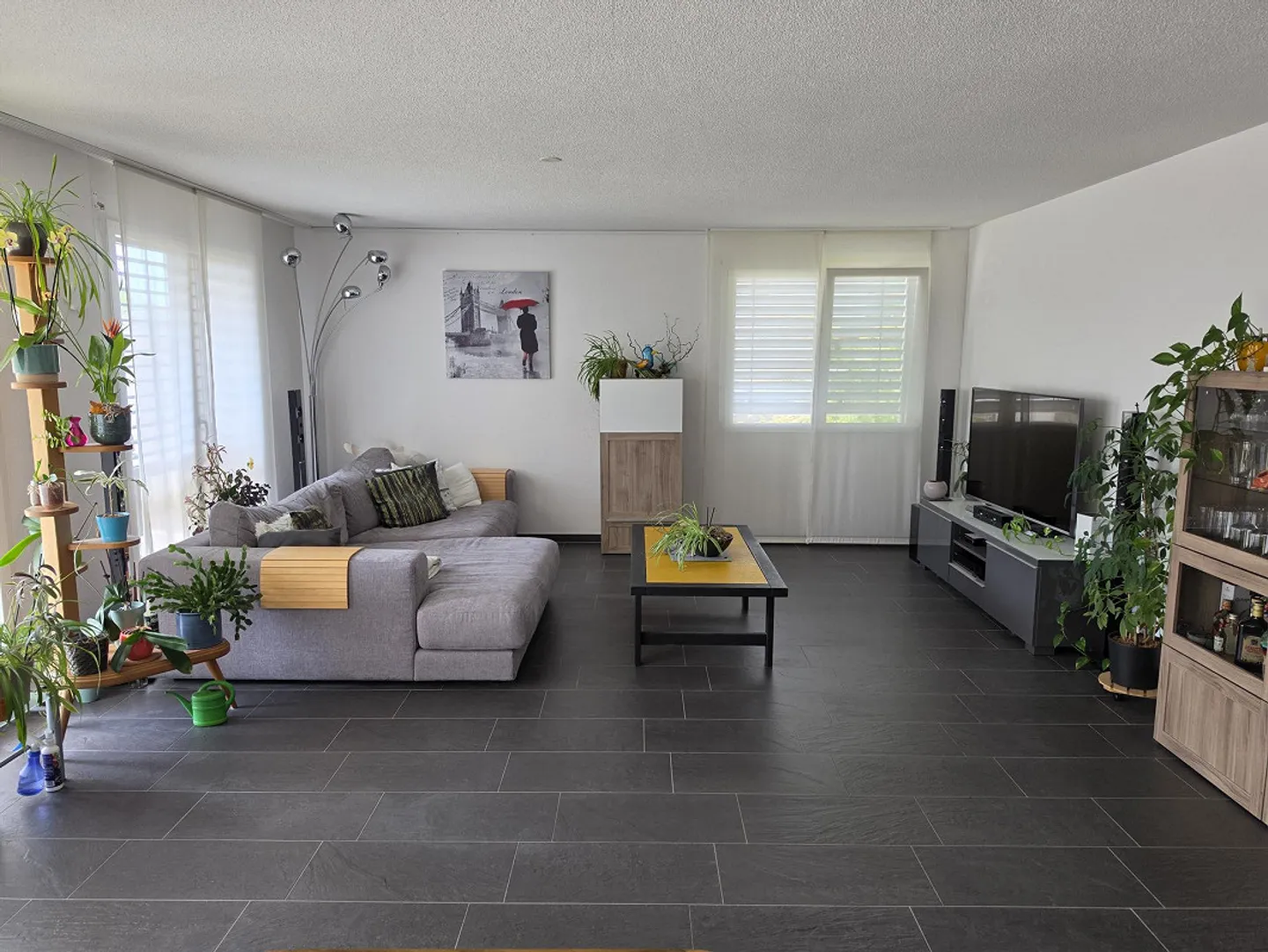 Appartement moderne avec espace de jardin - Photo 2 sur 5
