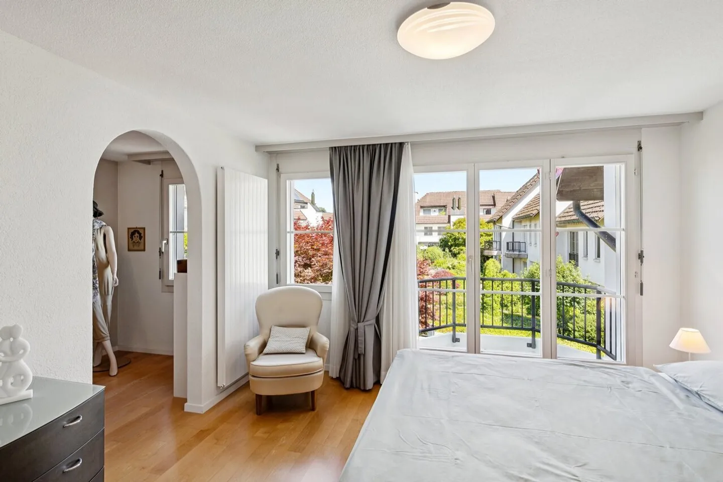 Charming Family Townhouse - Photo 6 of 12