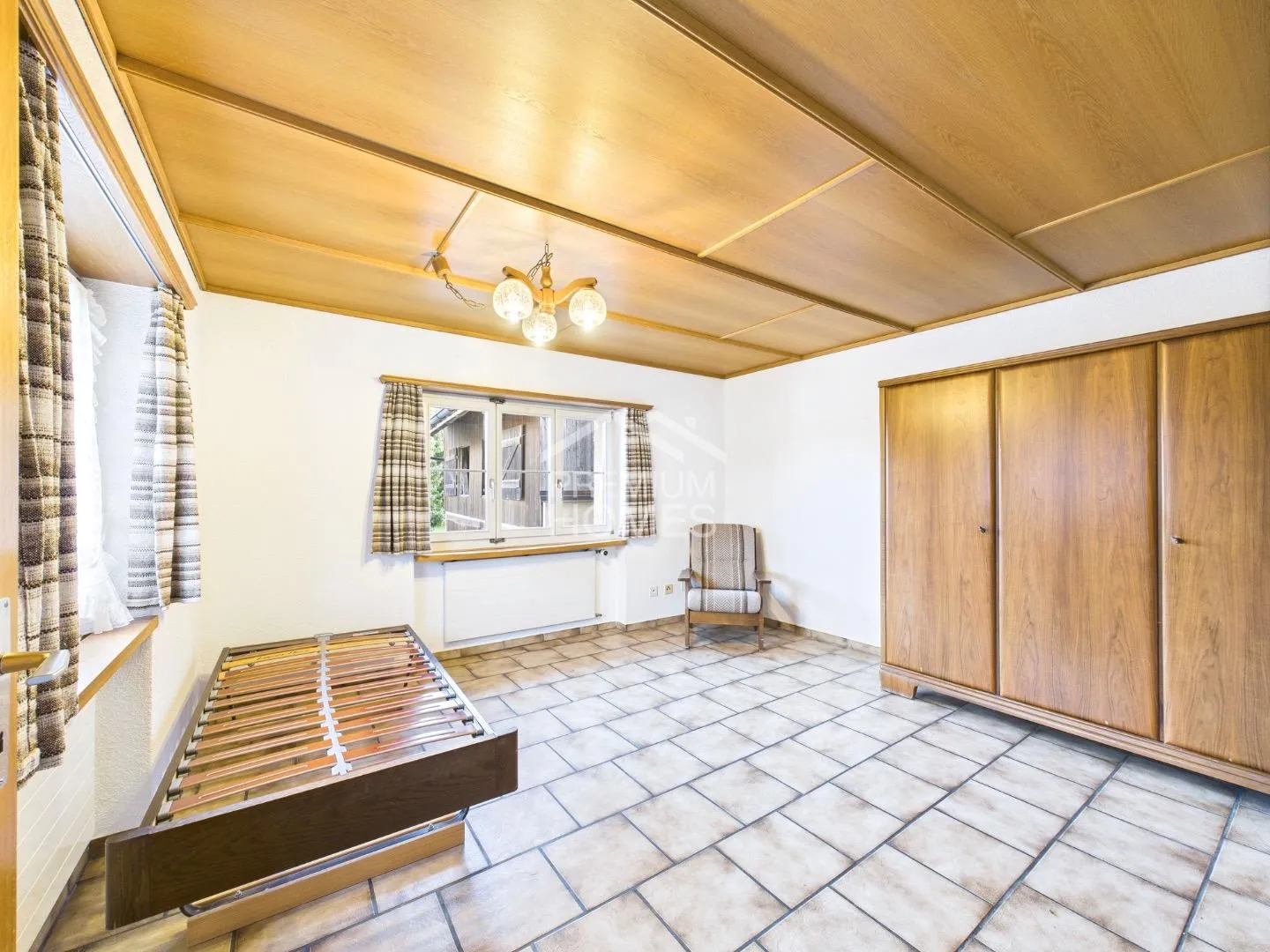 Unique Multi-Family Home - Photo 8 of 11