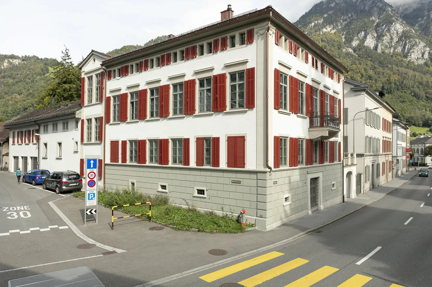 2 Room Apartment in Central Location - Photo 1 of 7