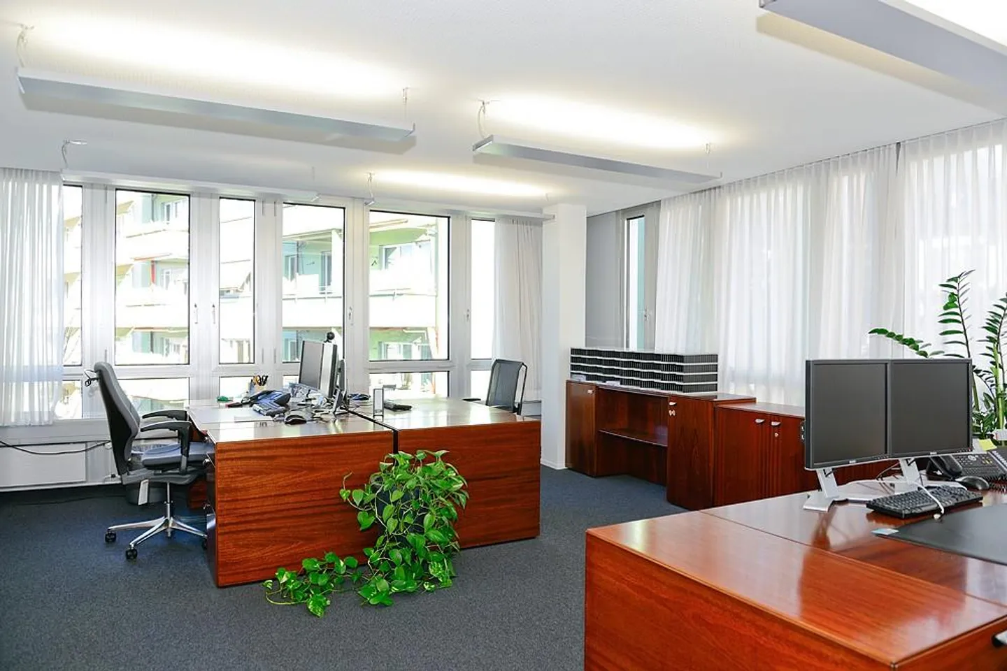 Popular Zurich Seefeld: 262 m2 office space near the lake - Photo 4 of 7