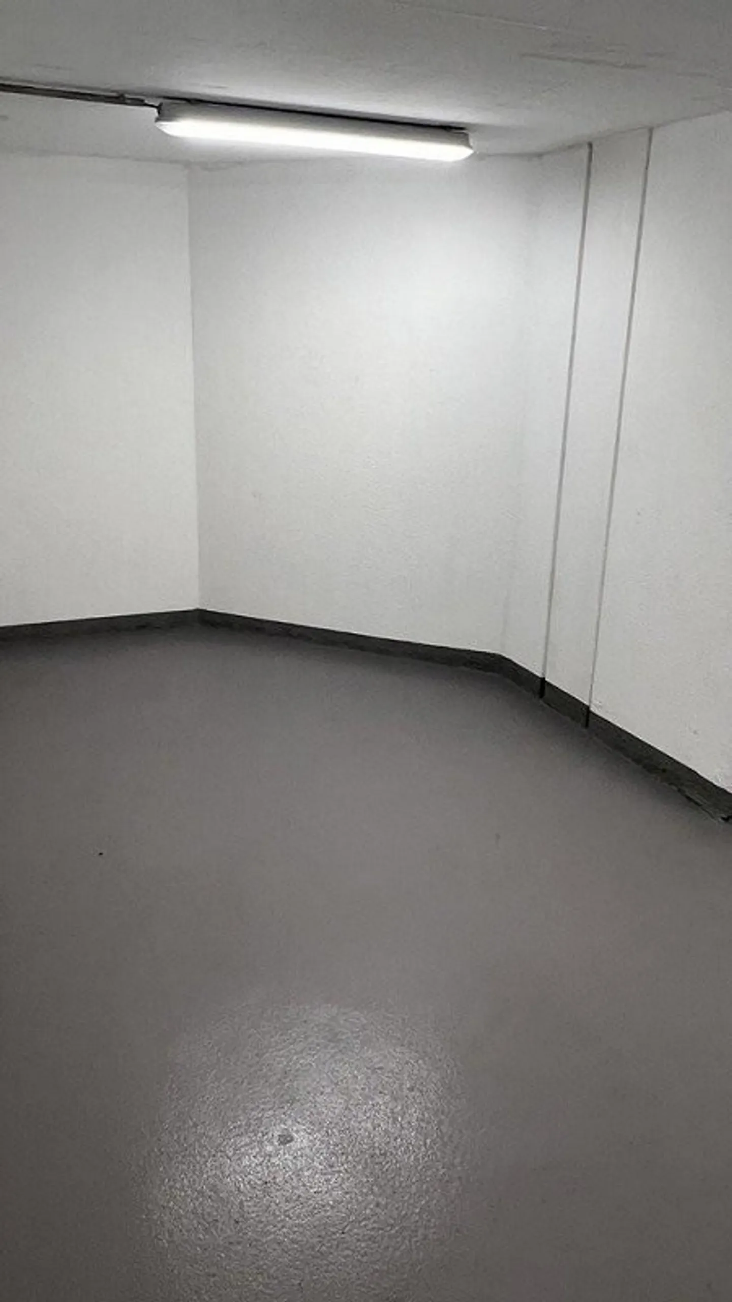 Deposito da 15 a 56 m2 nel seminterrato con accesso per auto e area di consegna - Foto 5 di 6