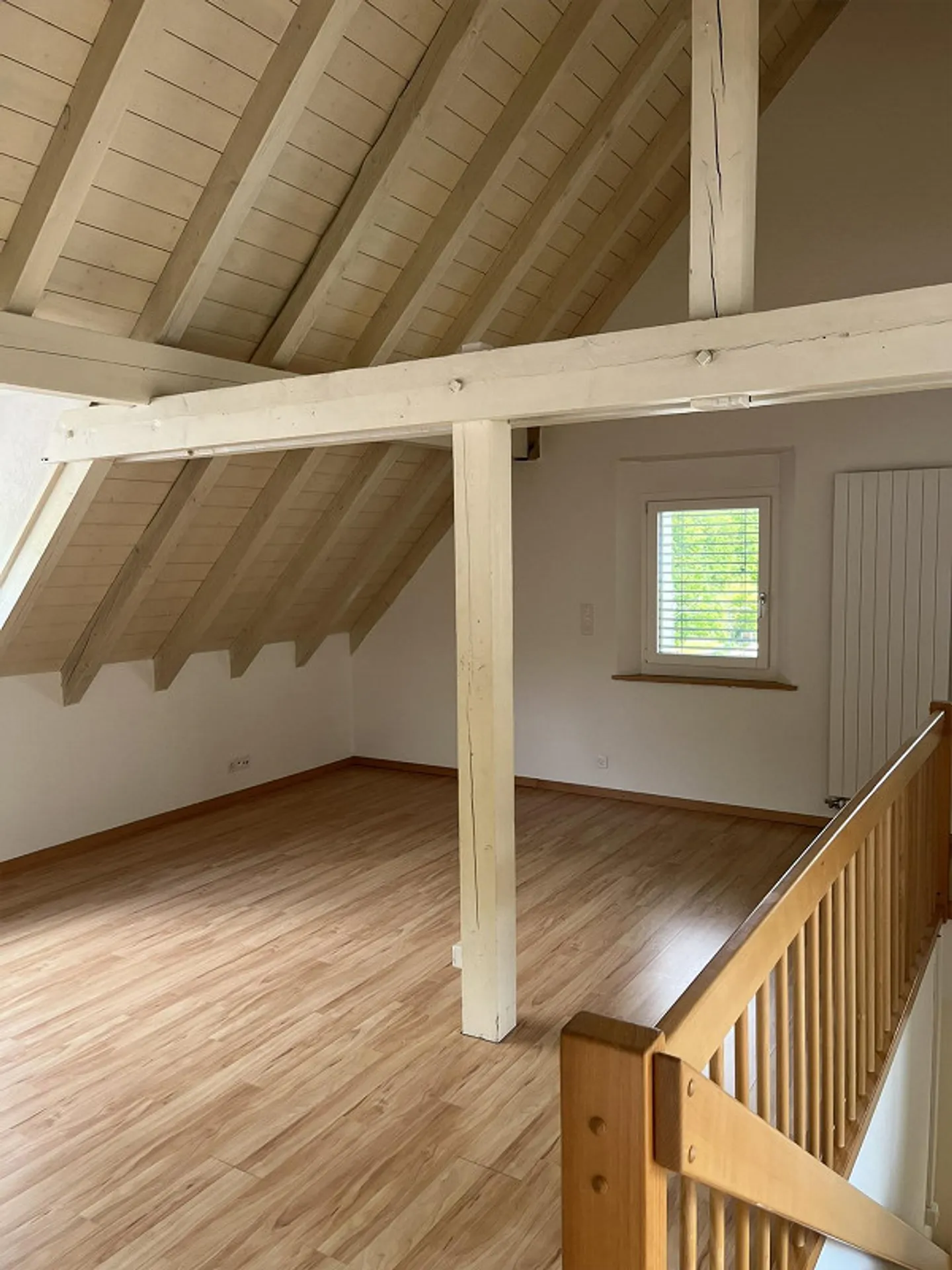 Beautiful bright 2-room attic apartment - centrally located in the village of Hölstein - Photo 2 of 10