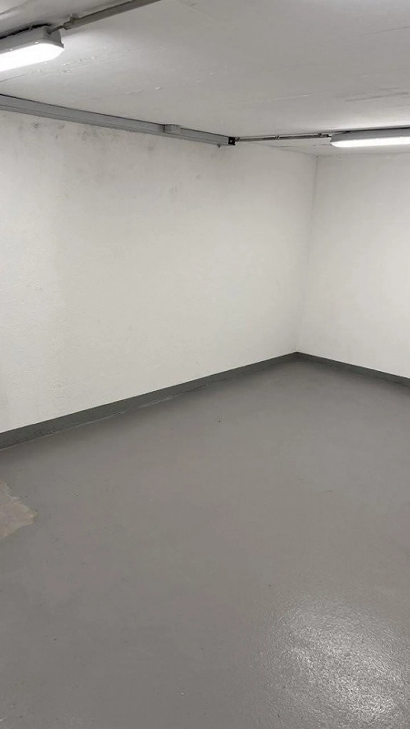 Deposito da 15 a 56 m2 nel seminterrato con accesso per auto e area di consegna - Foto 4 di 6