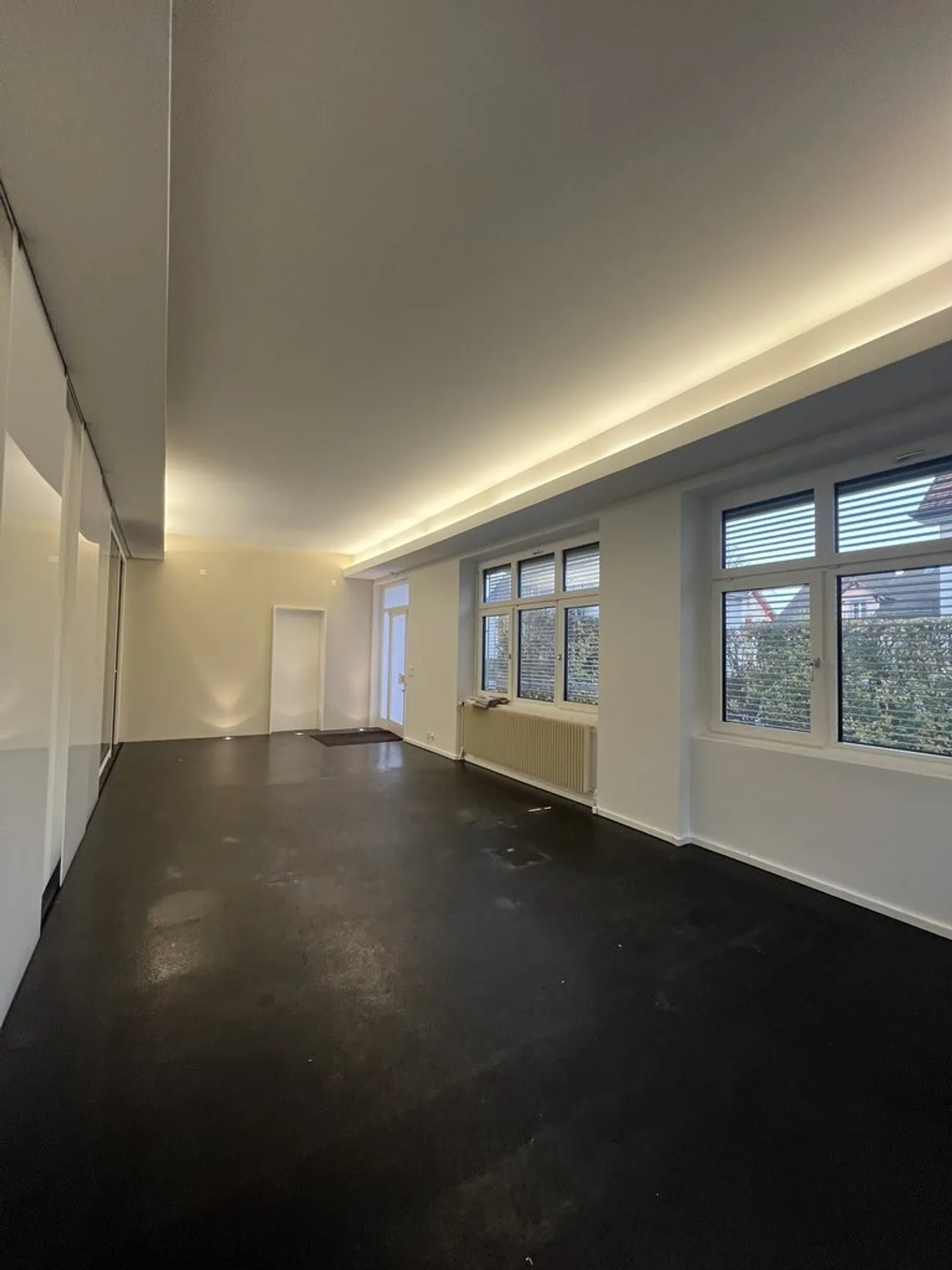 Modern and well-connected - Your new office in Wollishofen - Photo 3 of 7