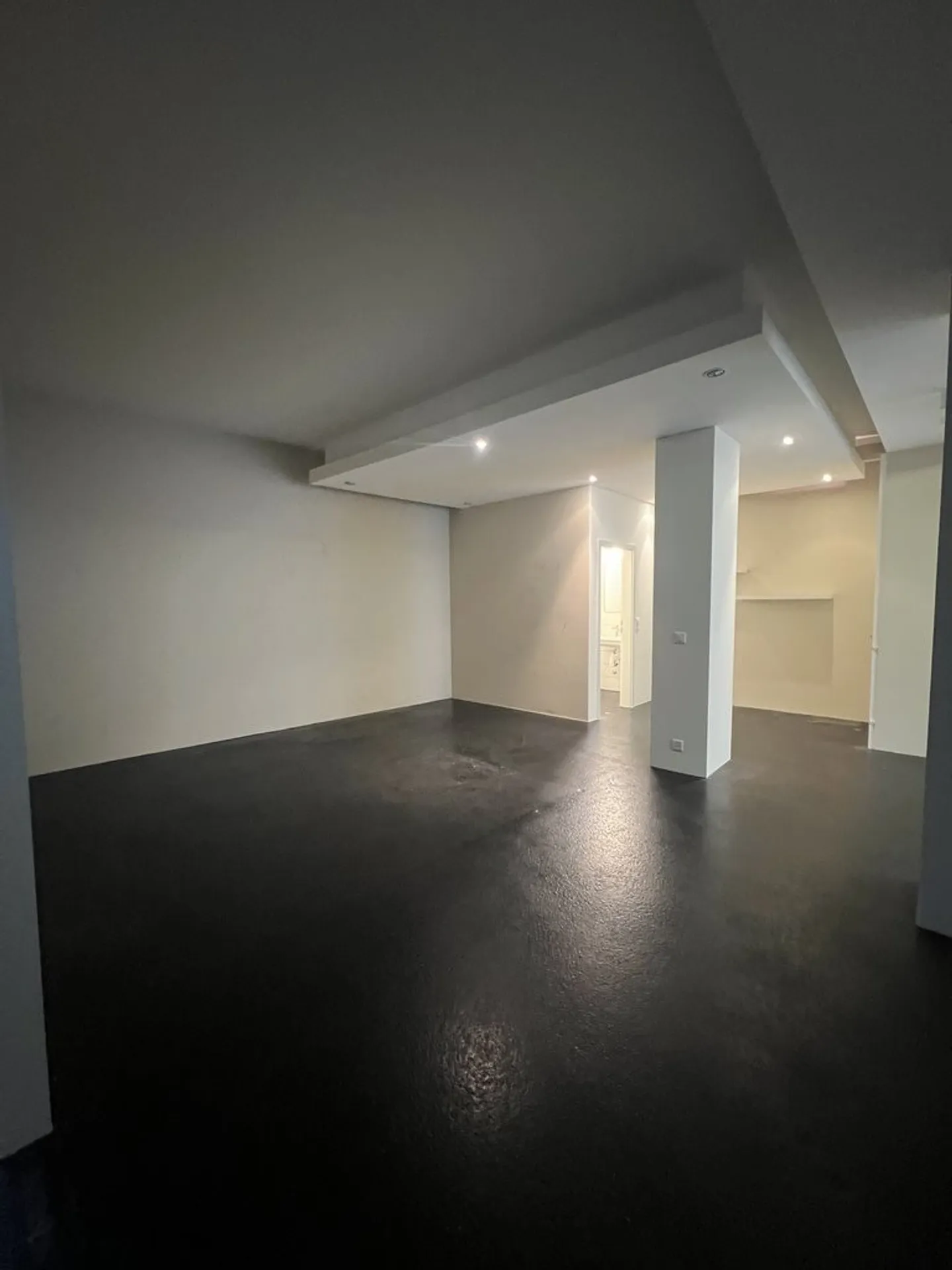 Modern and well-connected - Your new office in Wollishofen - Photo 4 of 7