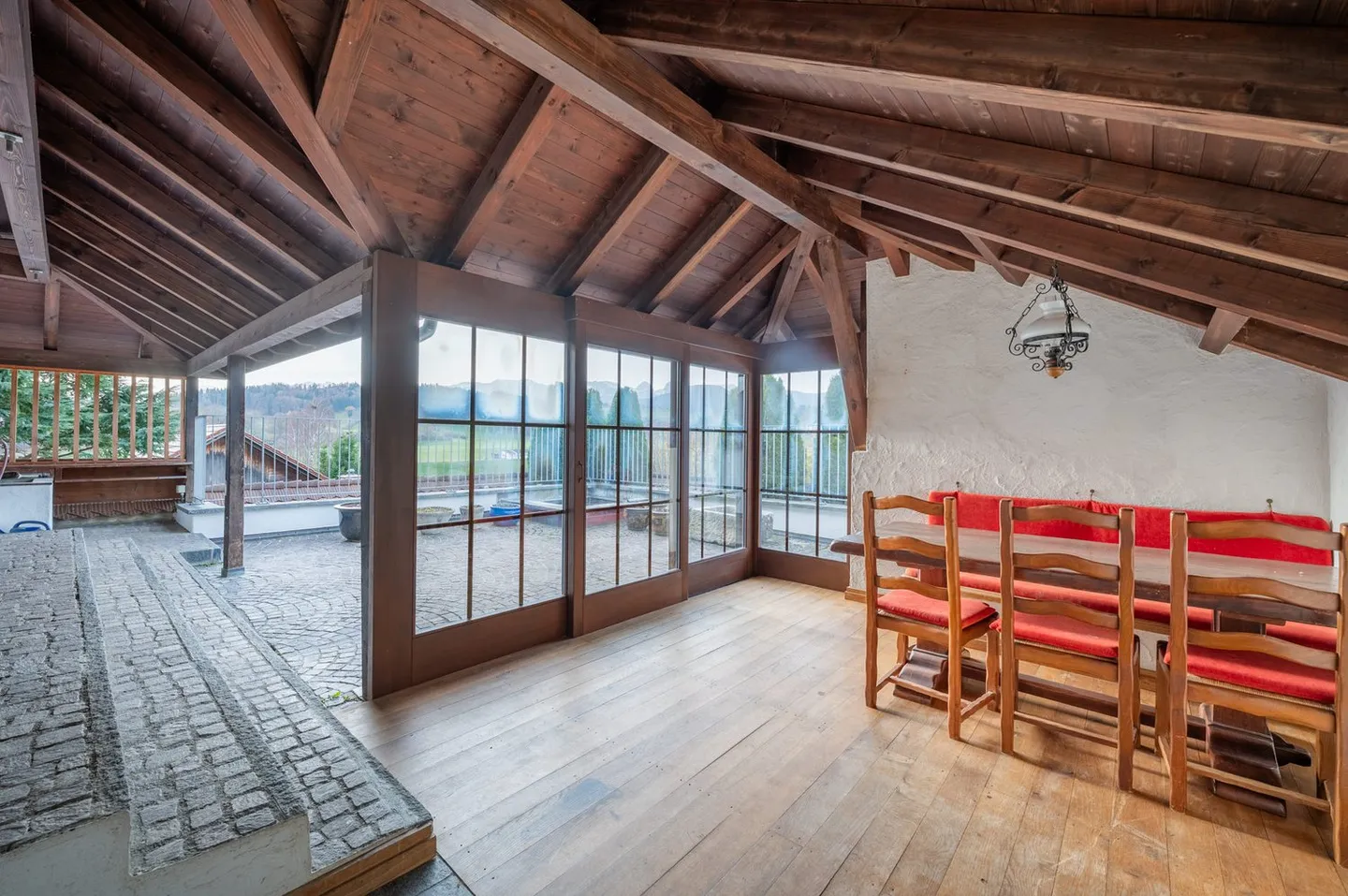 Appartamento maestoso di 6,5 stanze con giardino, terrazza e vista sulle montagne - Foto 4 di 30