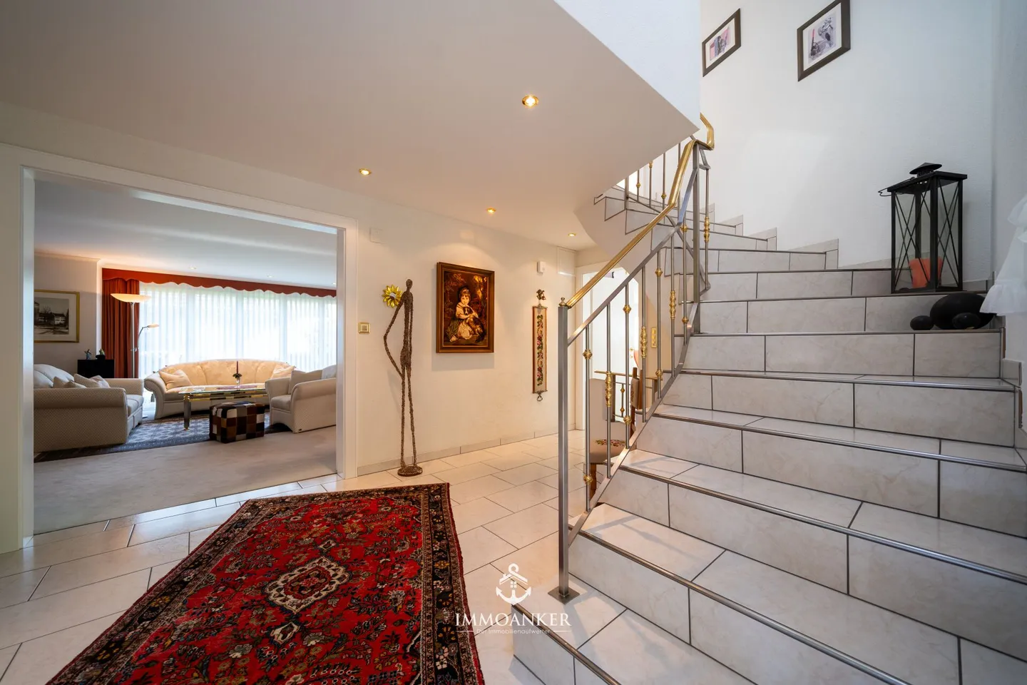 Charmantes Familienhaus mit Garten - Foto 2 von 13