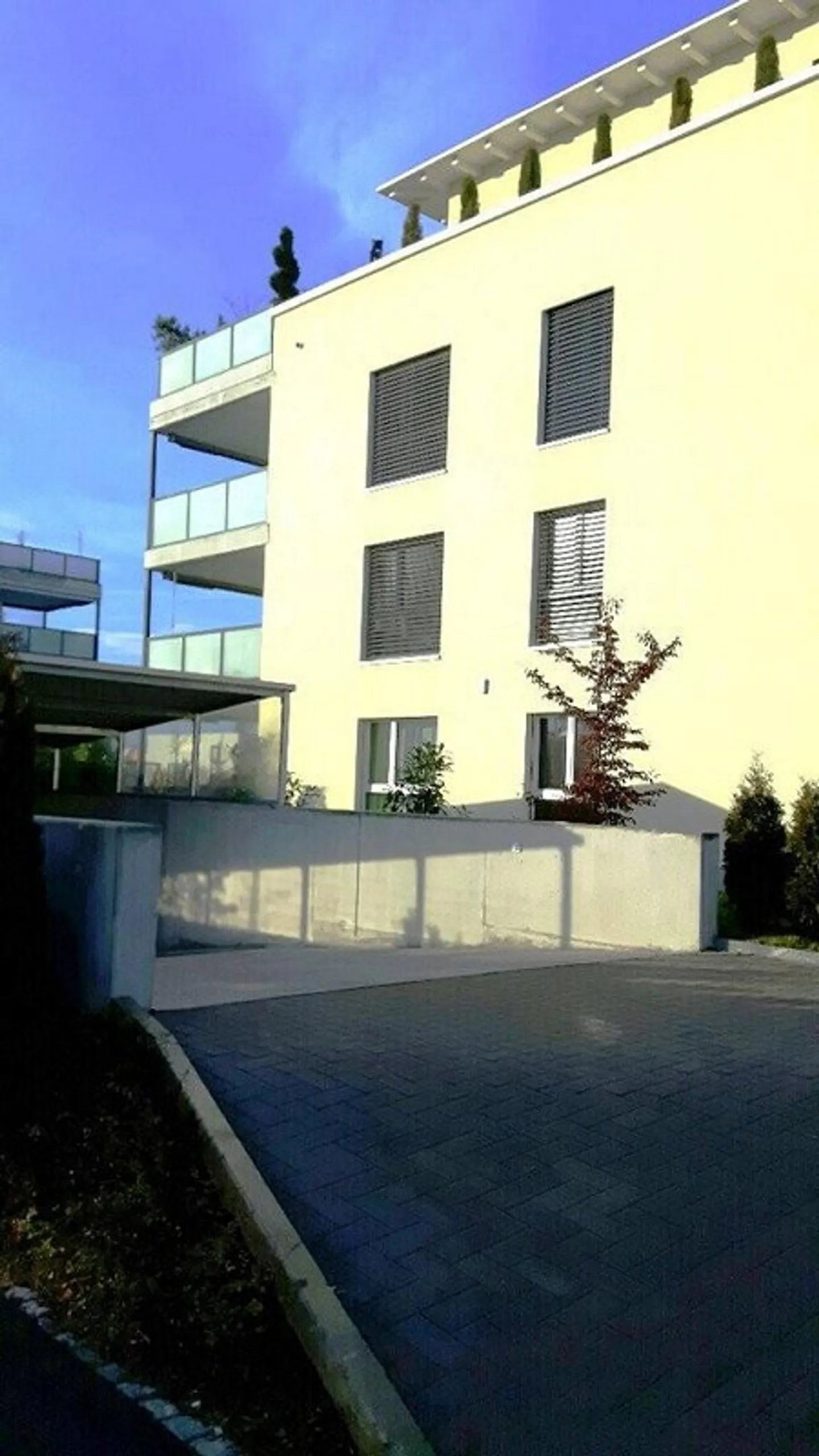 Parking space for rent in the Stiglimat district - Photo 1 of 3