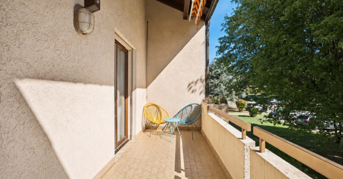 Elegant duplex apartment with 4.5 rooms in a private environment - Photo 6 of 13