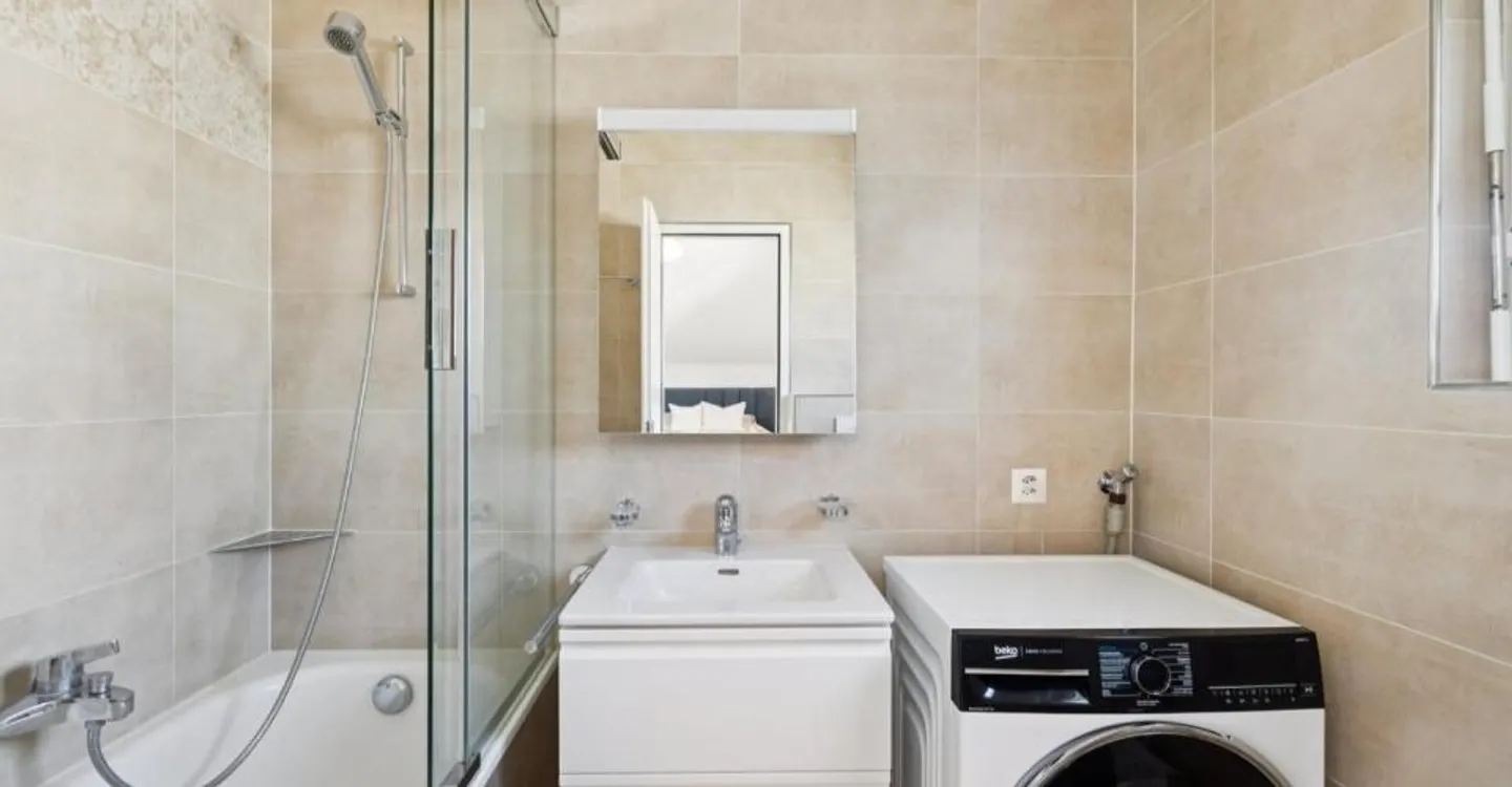 Elegant duplex apartment with 4.5 rooms in a private environment - Photo 8 of 13
