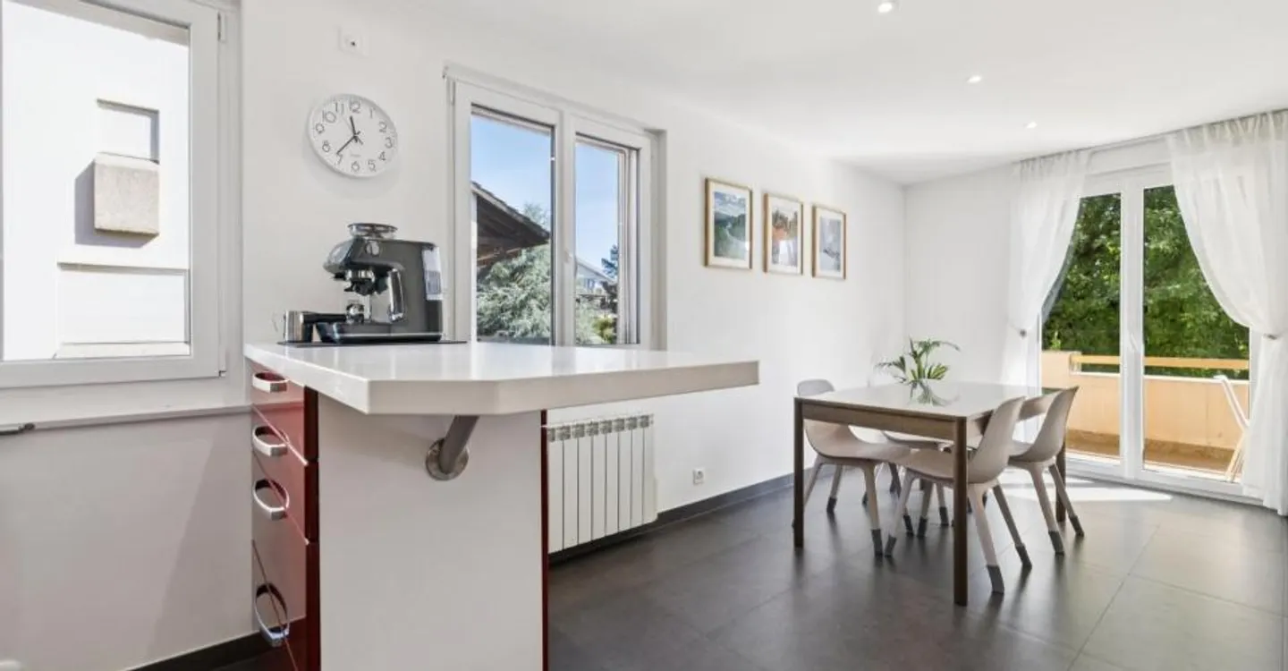 Elegant duplex apartment with 4.5 rooms in a private environment - Photo 12 of 13