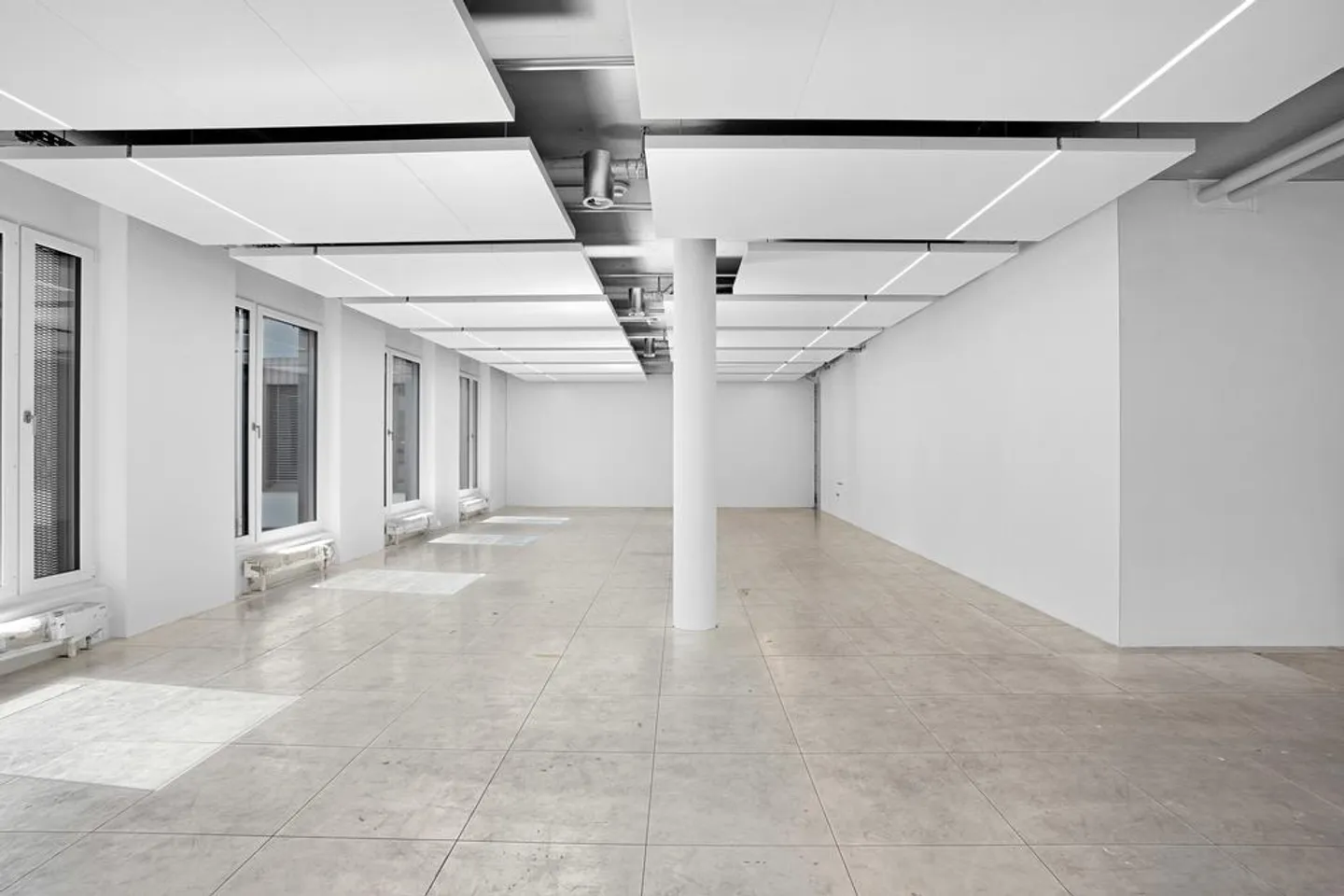 Your new office in the heart of Altstätten - modern, bright, central! - Photo 7 of 12