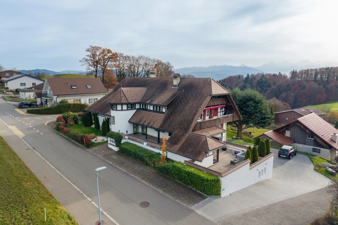 Appartamento maestoso di 6,5 stanze con giardino, terrazza e vista sulle montagne - Foto 28 di 30