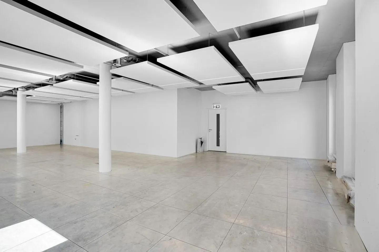 Your new office in the heart of Altstätten - modern, bright, central! - Photo 8 of 12