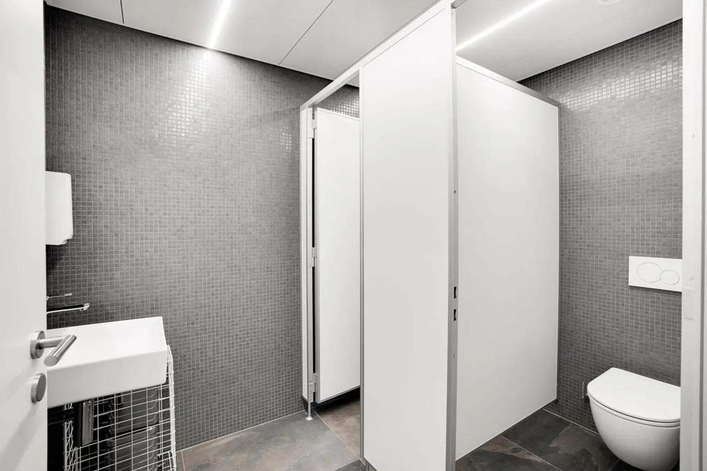 Your new office in the heart of Altstätten - modern, bright, central! - Photo 12 of 12