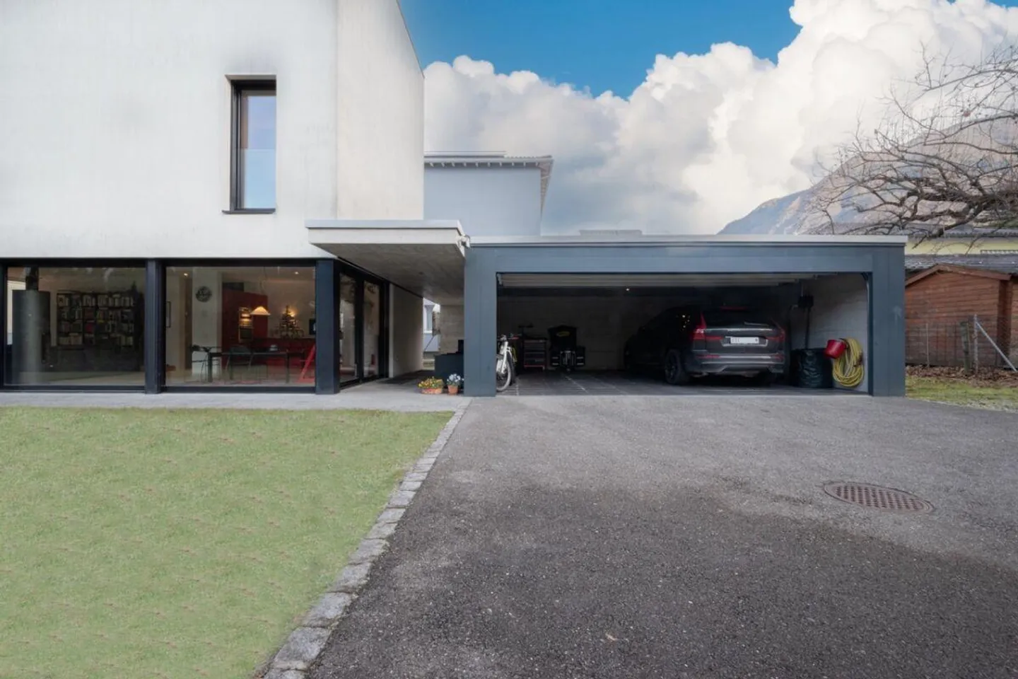 Villa moderne et lumineuse dans un quartier résidentiel à Bellinzone - Photo 1 sur 13