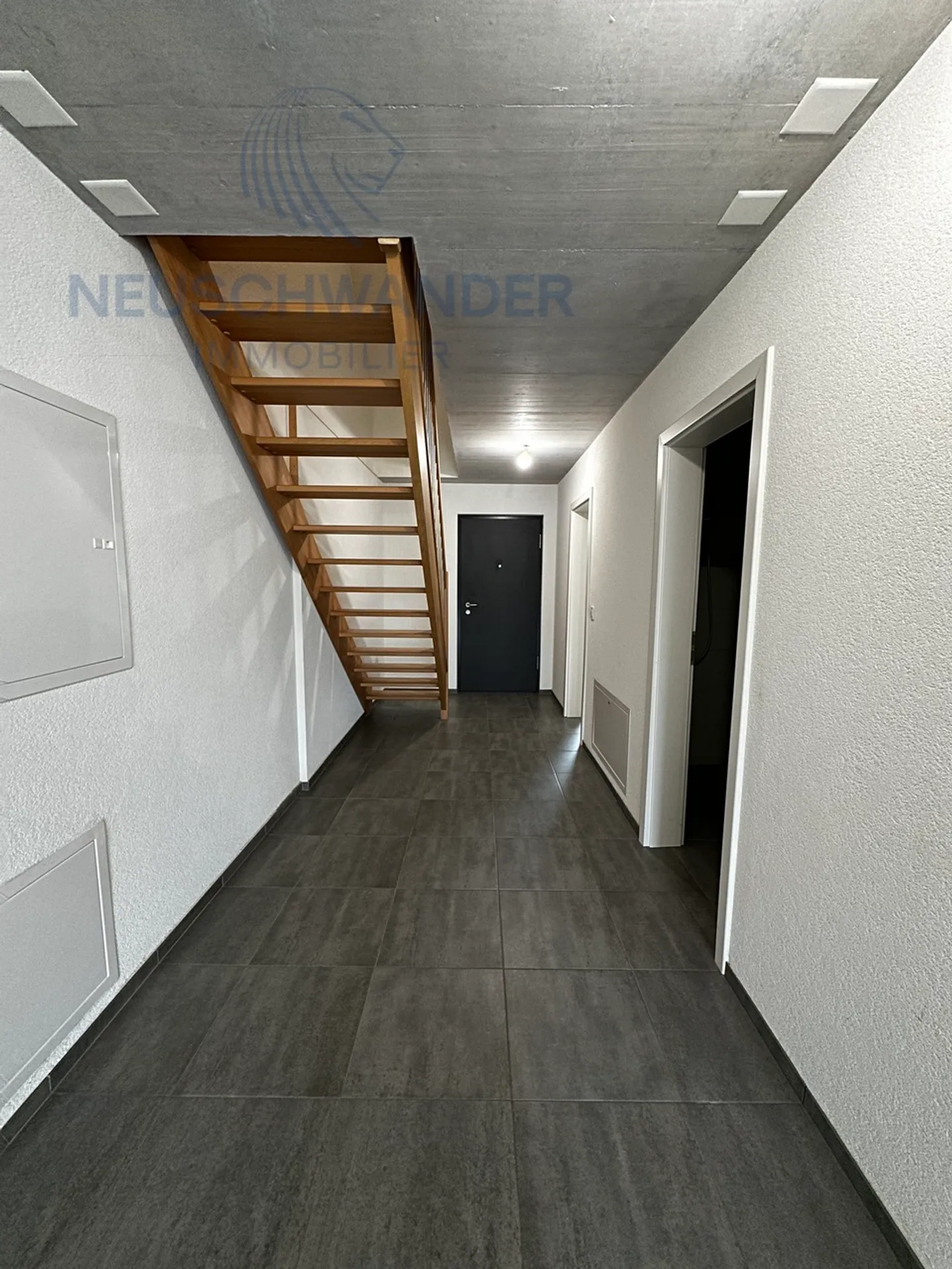 Light, calm and comfort. Your new home awaits! - Photo 2 of 10