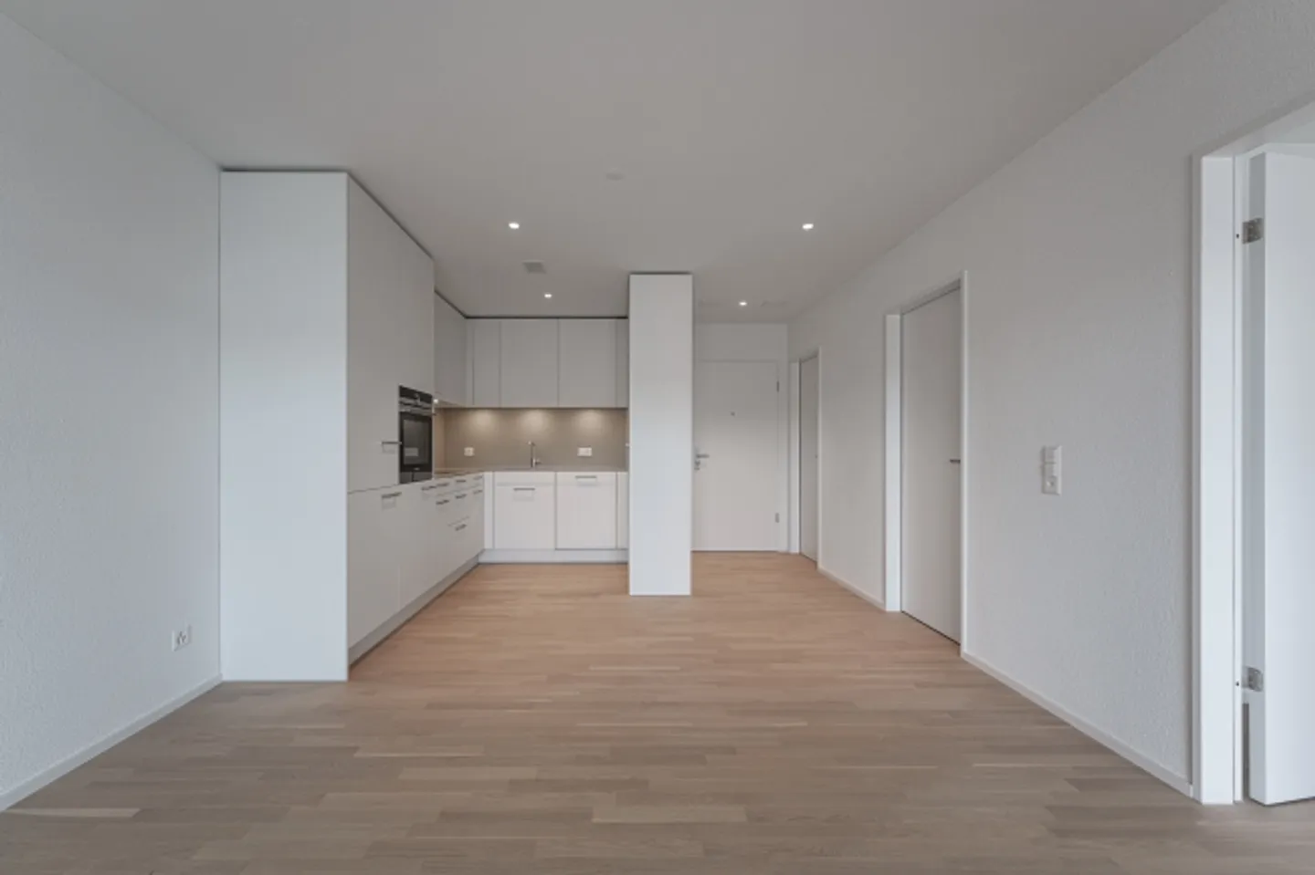 Modern 2.5-room new apartment in Römerpark - Photo 2 of 5