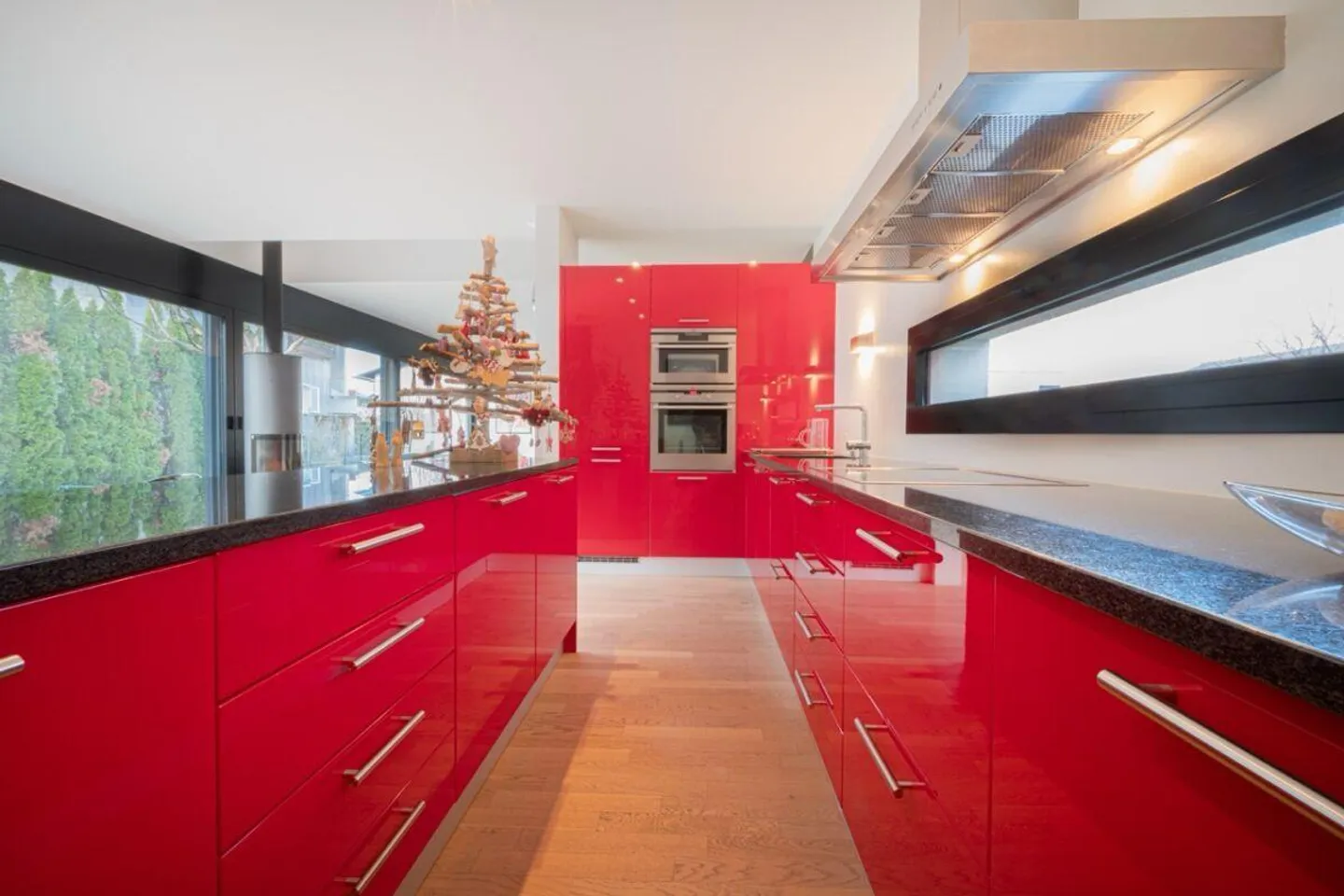 Villa moderne et lumineuse dans un quartier résidentiel à Bellinzone - Photo 2 sur 13
