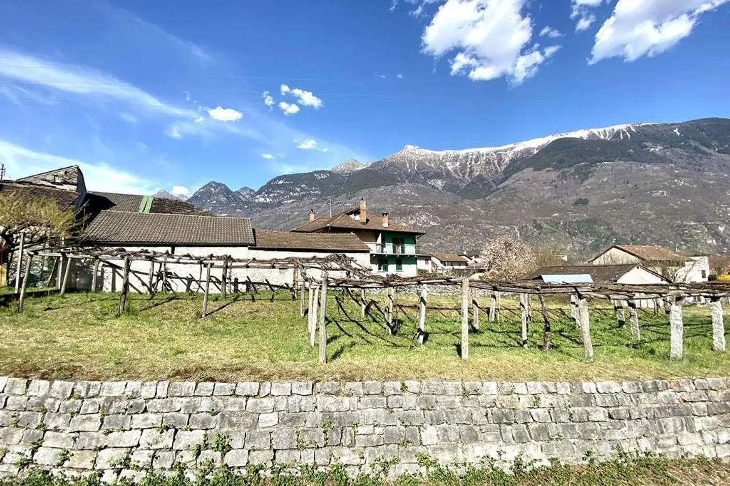 Building land of 1340m2 with beautiful view - Photo 3 of 7