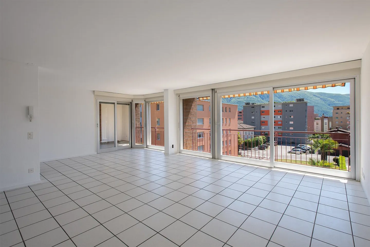 Appartement Charmant avec Balcon - Photo 1 sur 8