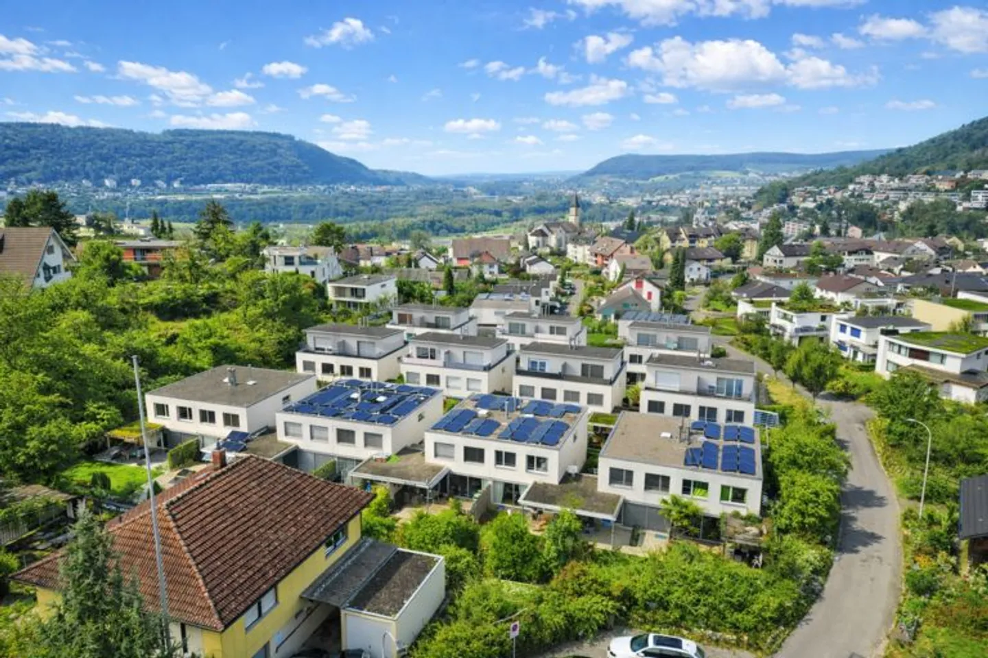 Family-friendly living near Baden and Brugg - Photo 3 of 13