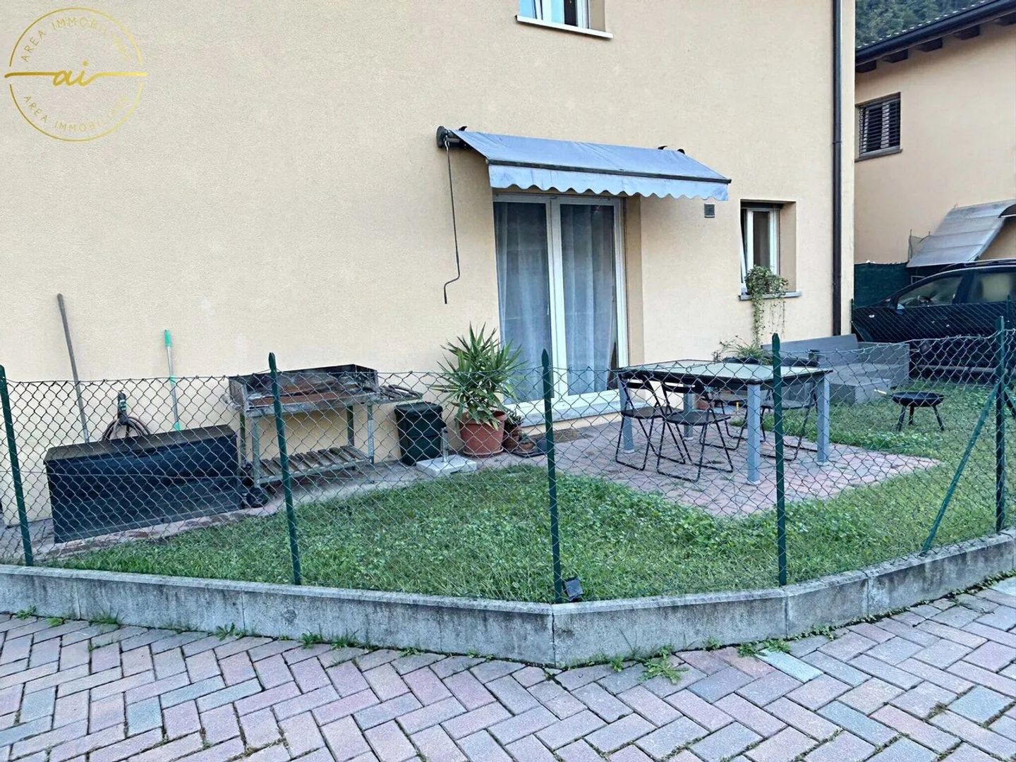 PRÄCHTIGES ENDEHAUS MIT PRIVATGARTEN IN CRESCIANO - Foto 3 von 13