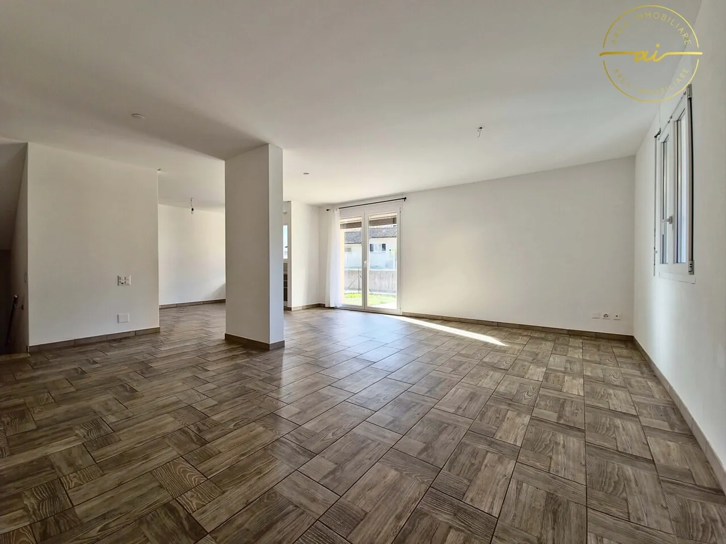 PRÄCHTIGES ENDEHAUS MIT PRIVATGARTEN IN CRESCIANO - Foto 4 von 13