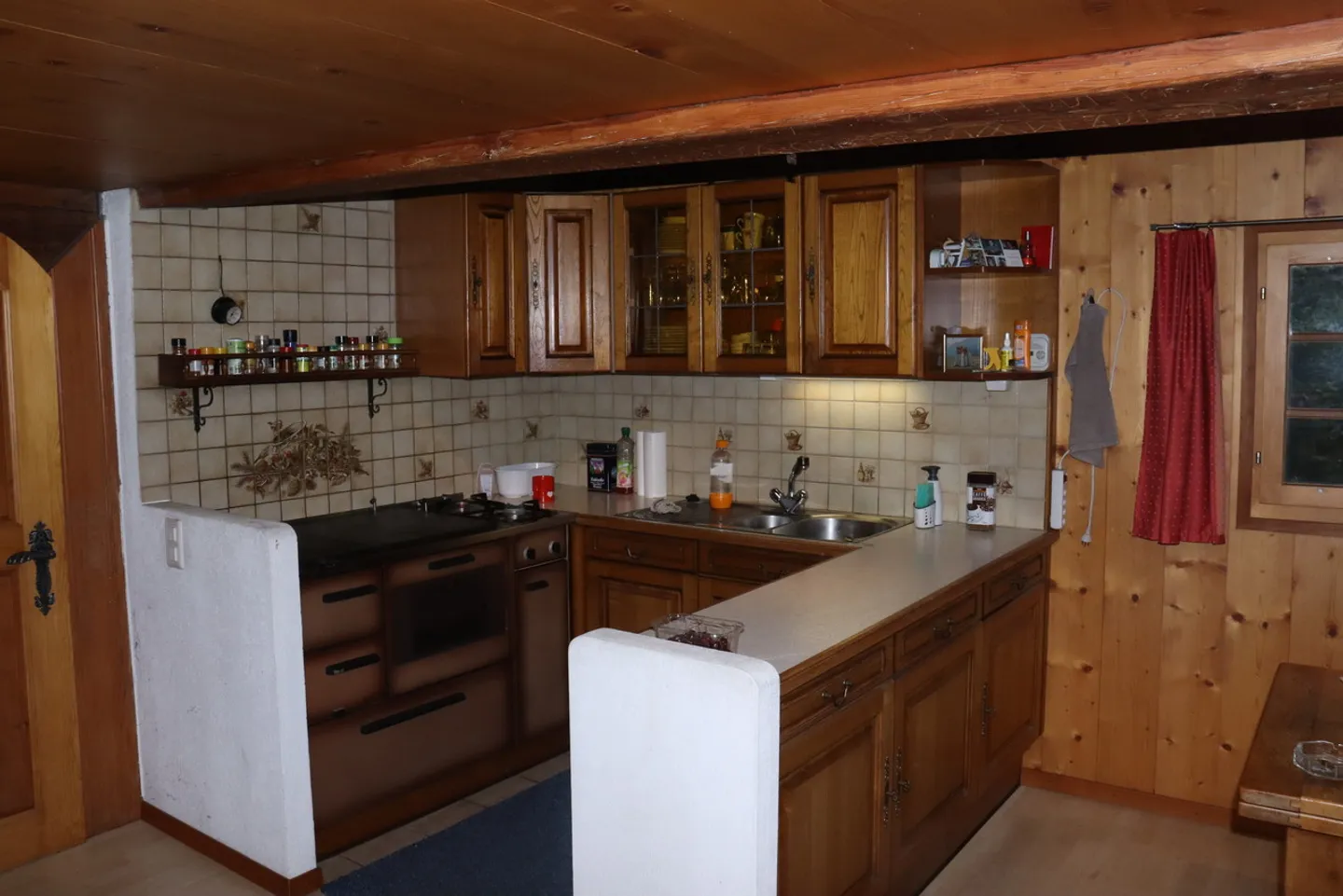 Alpines Chalet mit 4.5 Zimmern, Terrasse & Parkplätzen in Martisberg! - Foto 3 von 20