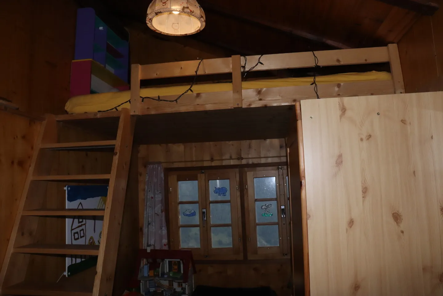 Alpines Chalet mit 4.5 Zimmern, Terrasse & Parkplätzen in Martisberg! - Foto 7 von 20