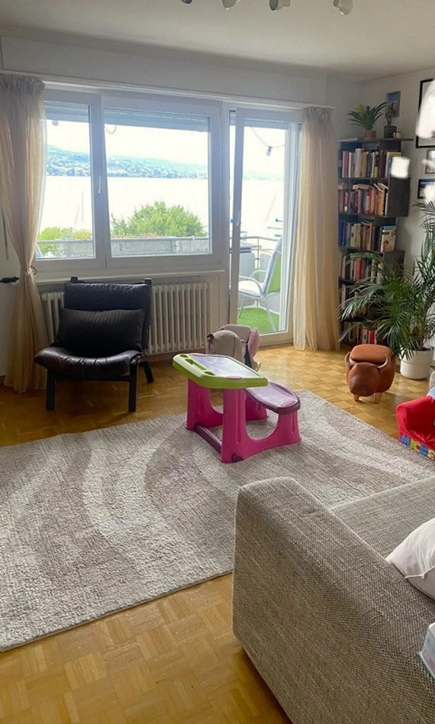 Temporary 4.5-room apartment for rent near the lake - Photo 1 of 9