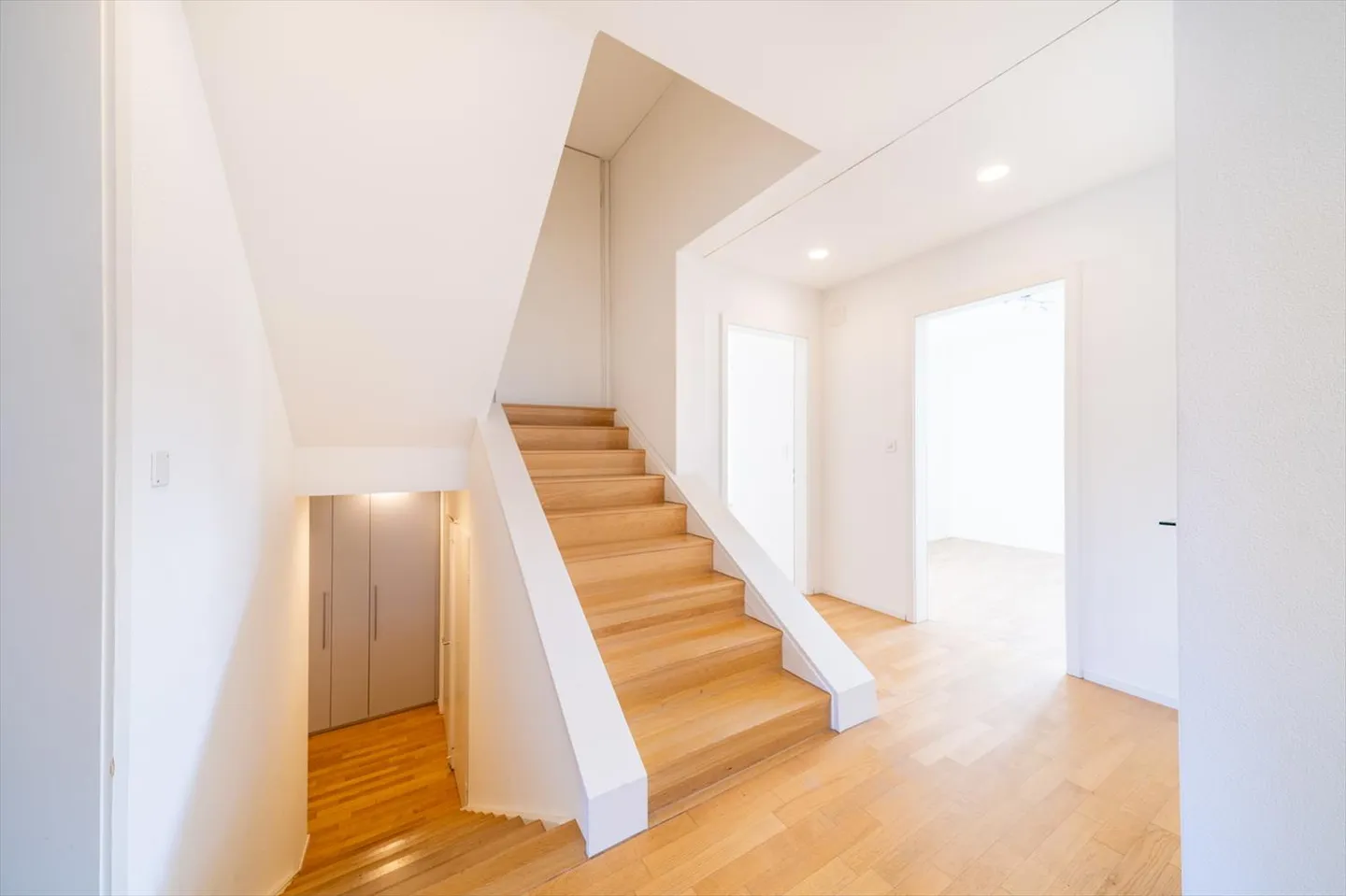 Immeuble mixte 6.5 pièces - Photo 5 sur 7