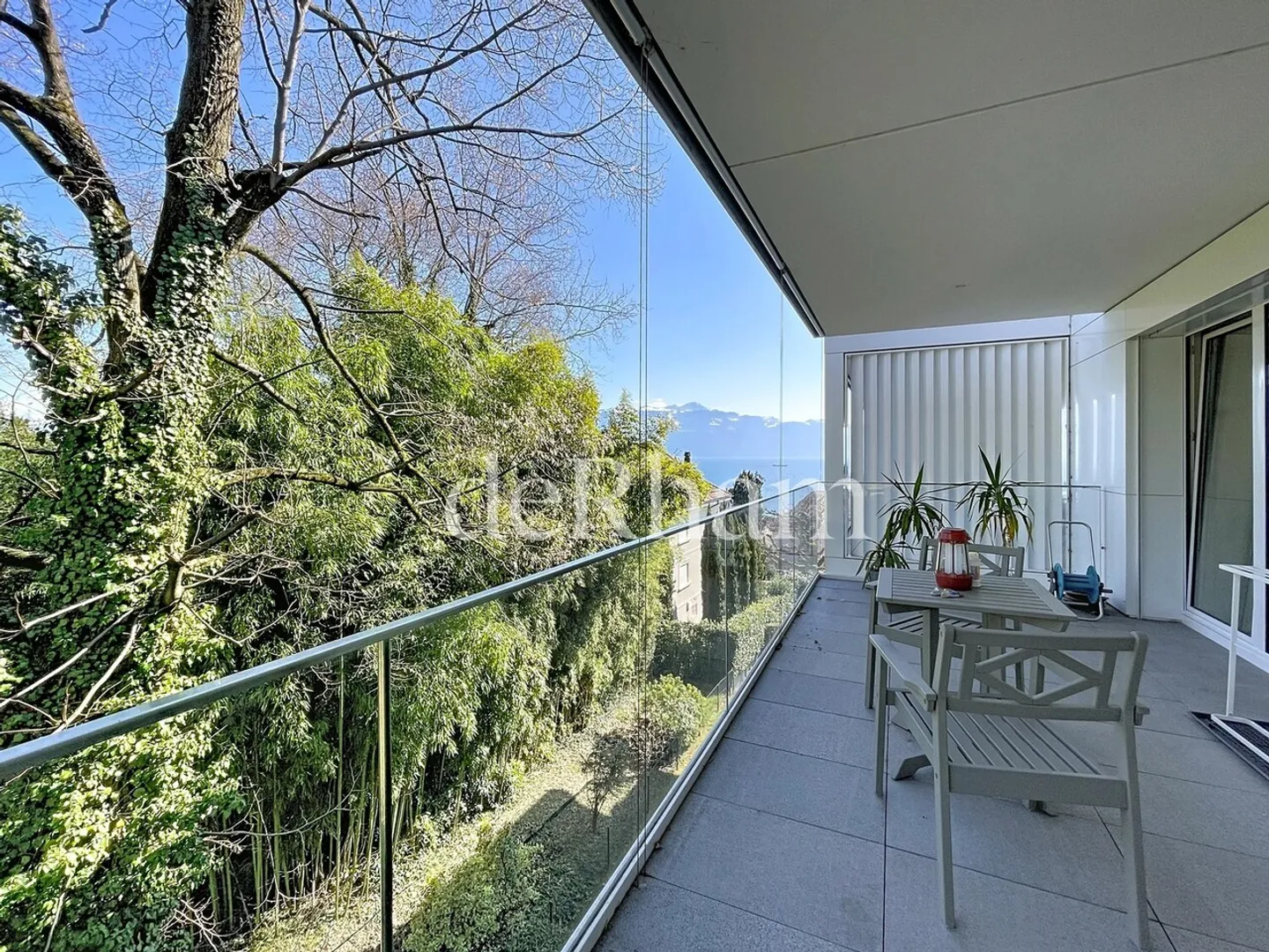 Appartement Élégant avec Vue sur le Lac - Photo 11 sur 11