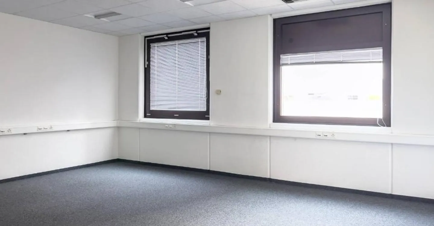 Bureau spacieux à Satigny - Photo 5 sur 6