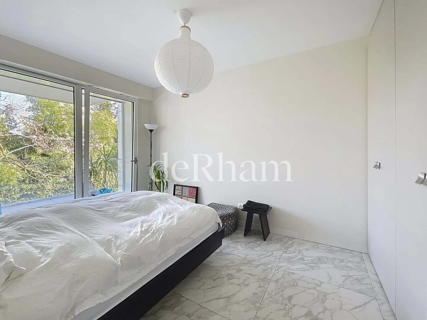 Appartement Élégant avec Vue sur le Lac - Photo 6 sur 11