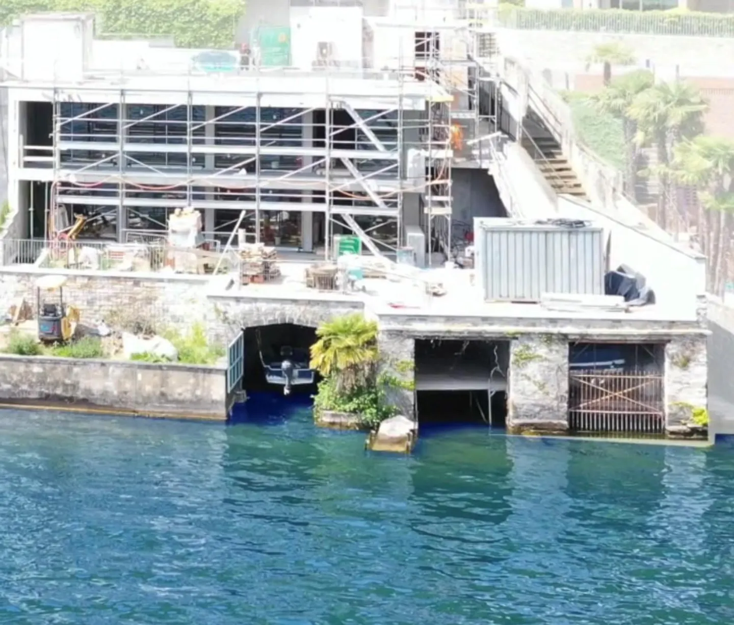 Proprietà esclusiva con molo privato - Foto 3 di 4