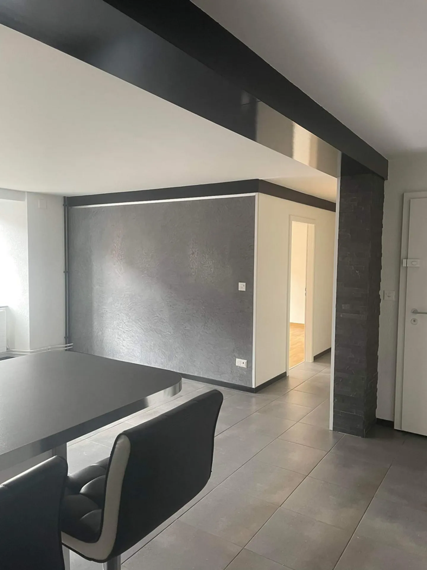 3.5 Room Apartment - Photo 3 of 7