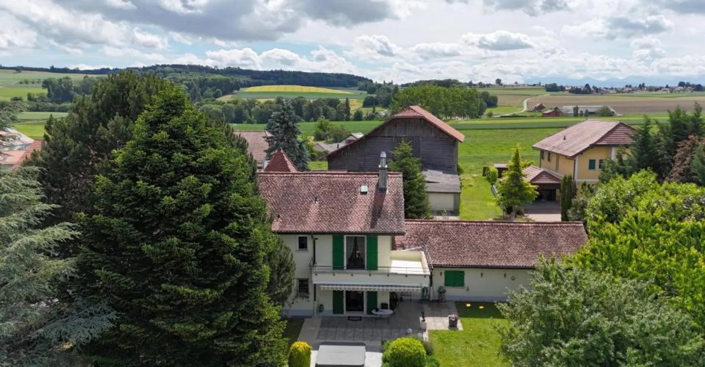 Magnificent individual house in occupied life annuity without rent with a view of the Jura - Photo 2 of 12