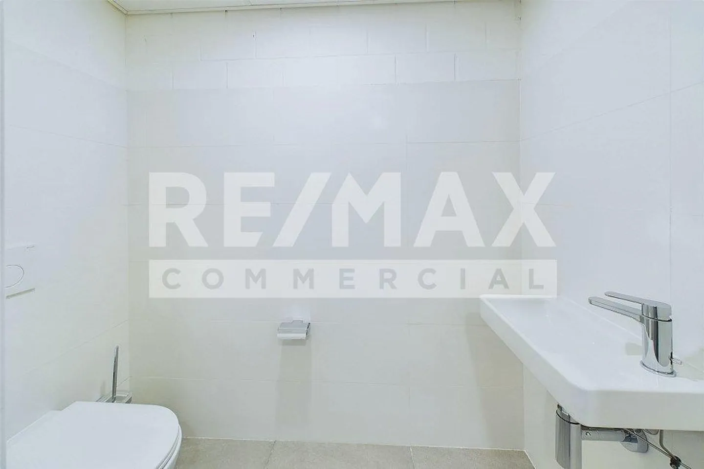 Moderner Gewerberaum in Industriezone - Foto 5 von 13