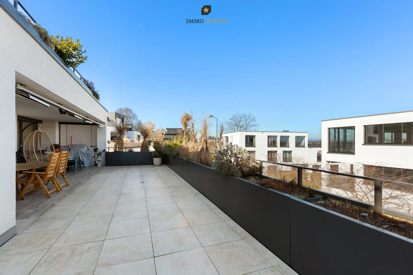 Stilvolle Terrassenwohnung mit Seeblick - Foto 4 von 9