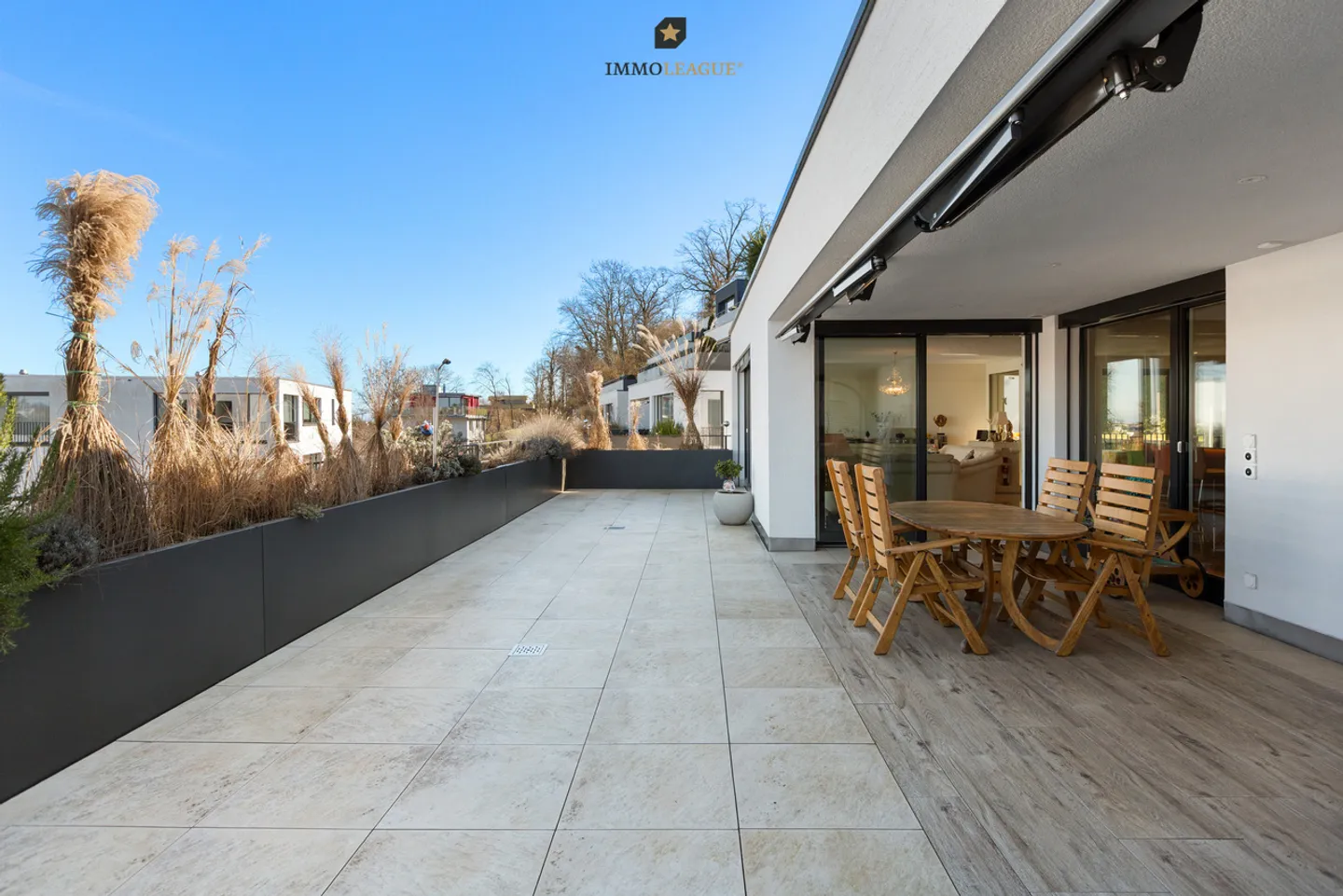 Stilvolle Terrassenwohnung mit Seeblick - Foto 2 von 9