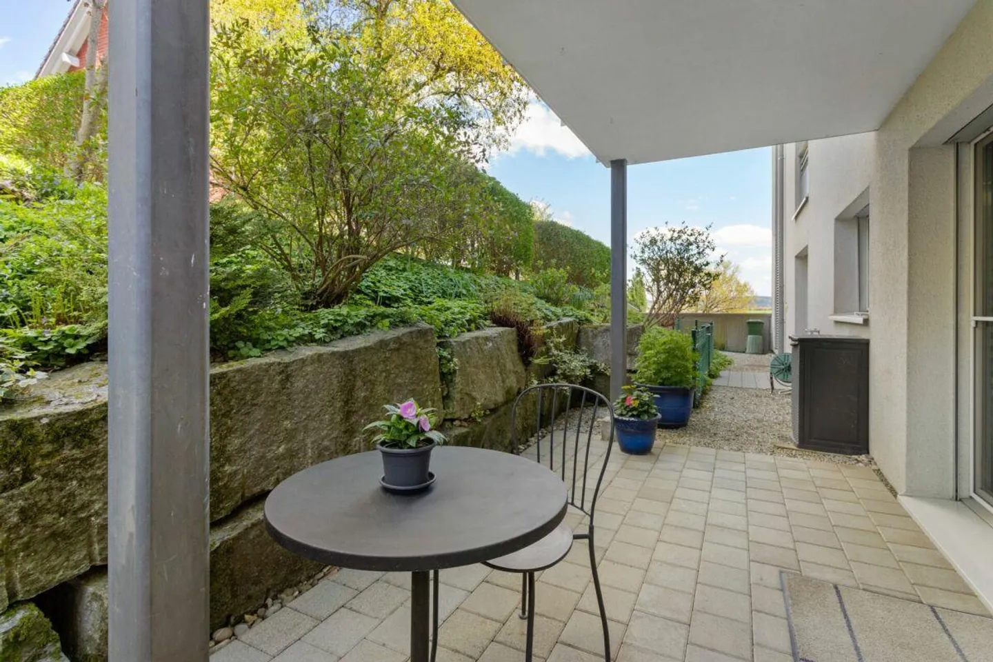 Beautiful nature-oriented 5.5-room garden apartment - Photo 3 of 12